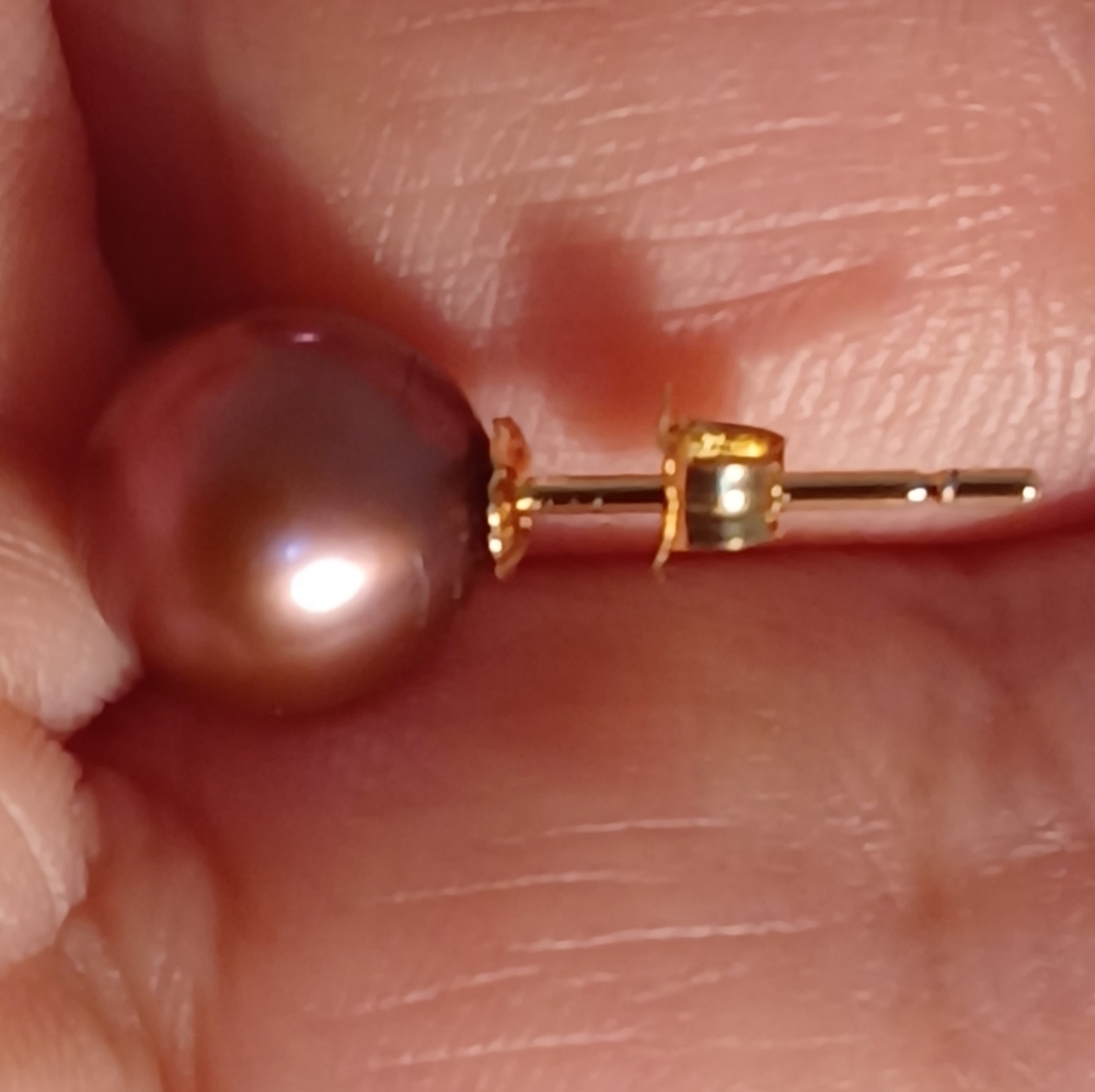 14k  Gold and Pink Pearl Stud Earring